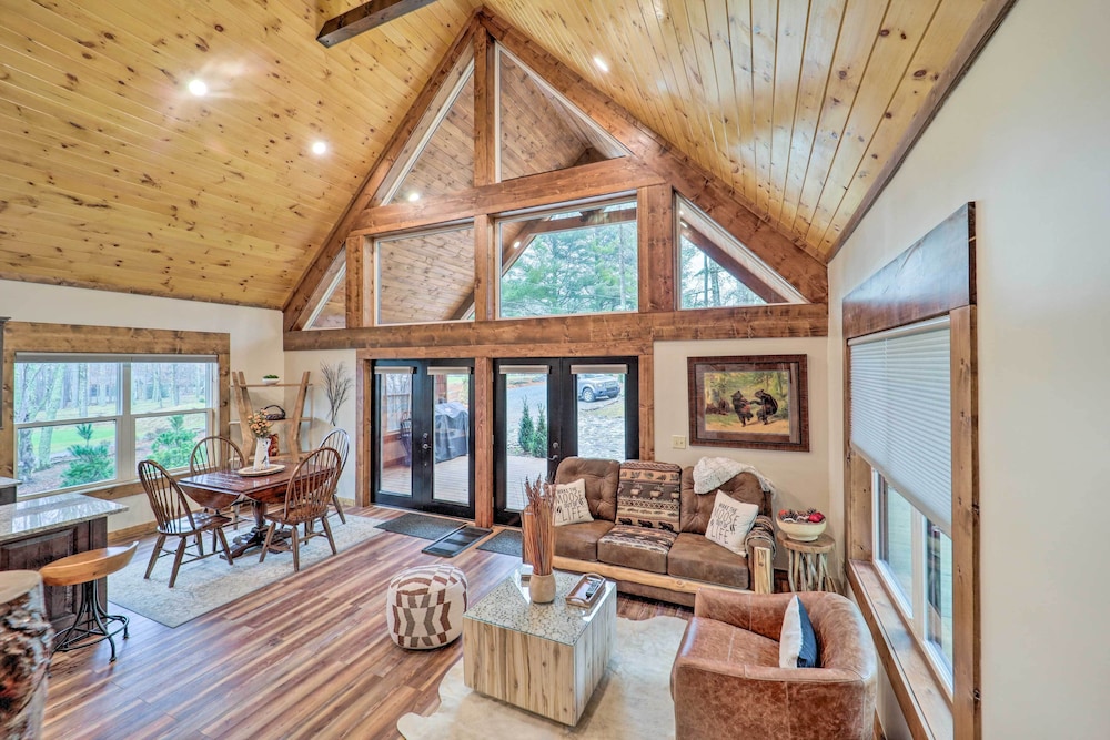 Fire Pit & Grill: Modern Beech Mountain Cabin! view 4