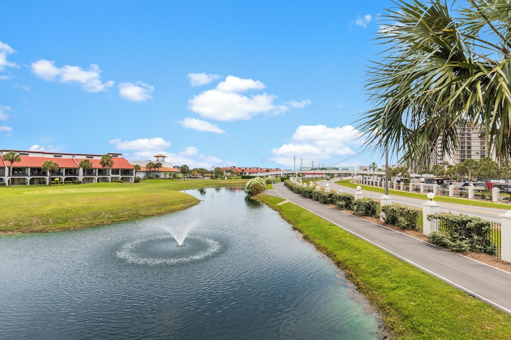 One More Round! 3BR 3BA Sleeps 10! 11 Pools! Golf Courses! Tennis Courts!