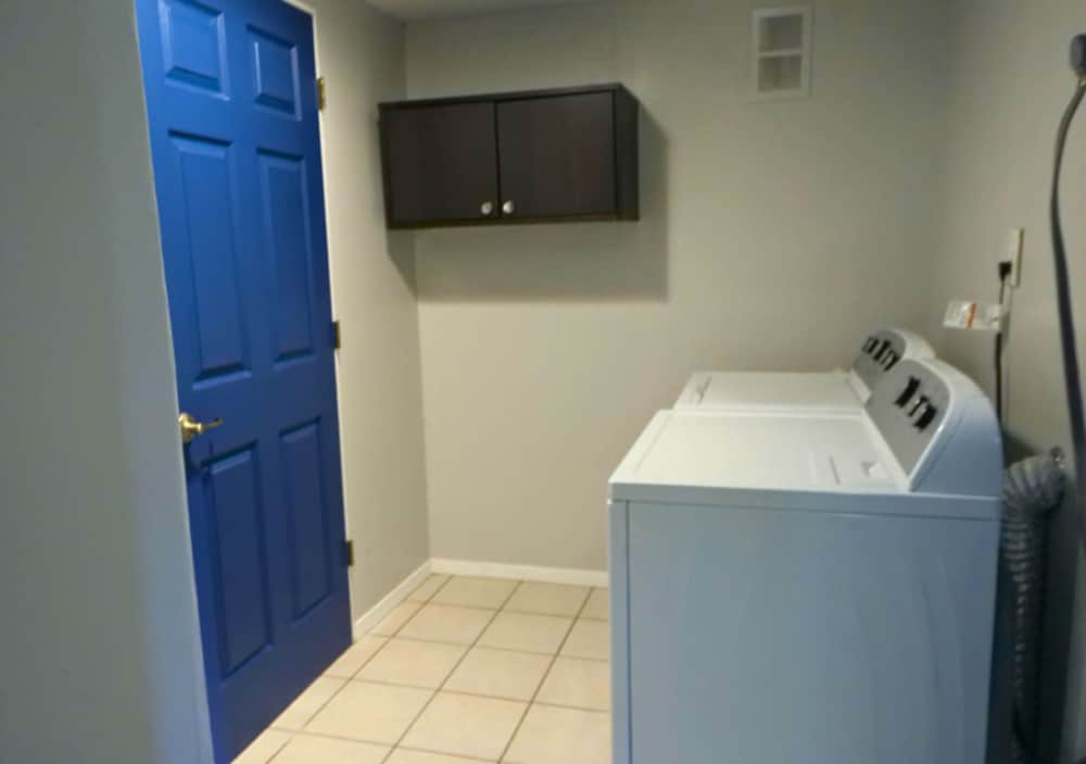 Cozy 3BR Retreat w Office