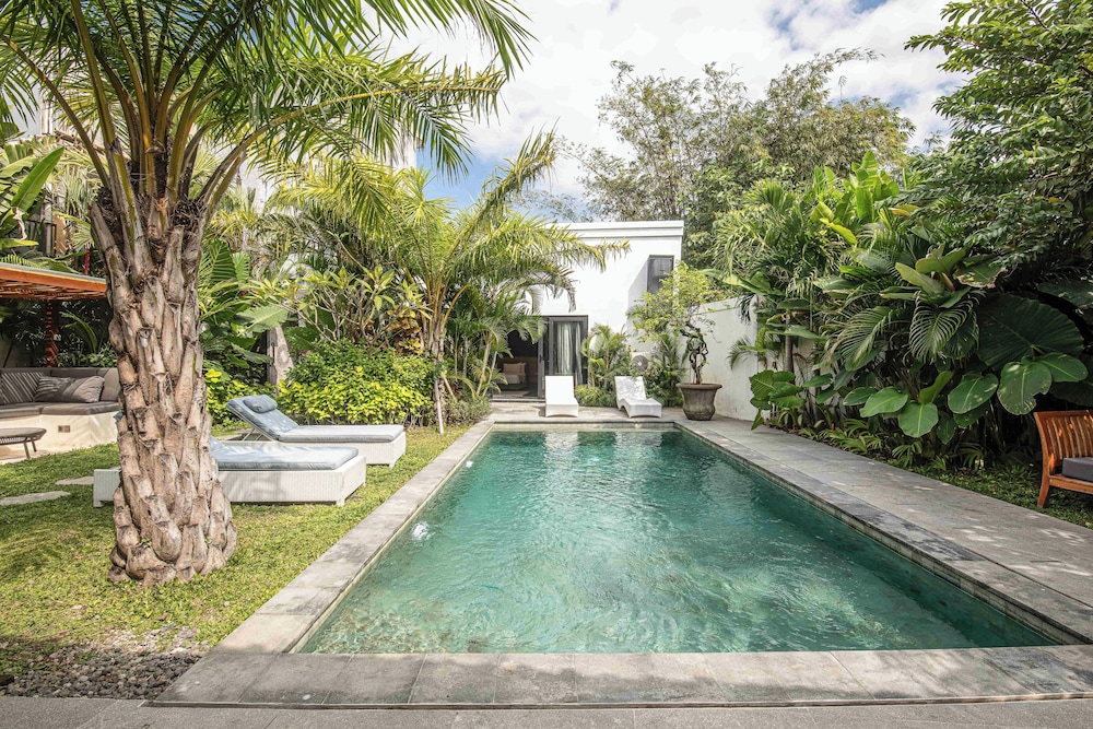 Chic 3BR Villa Modern Comfort in Central Seminya