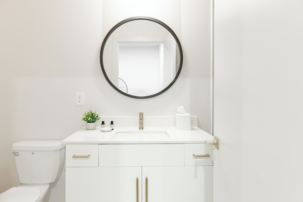 The Outrider by AvantStay Chic Stay Close to Broadway