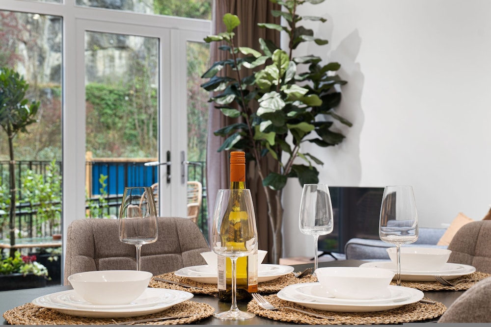 Host Stay Rock Mill 8