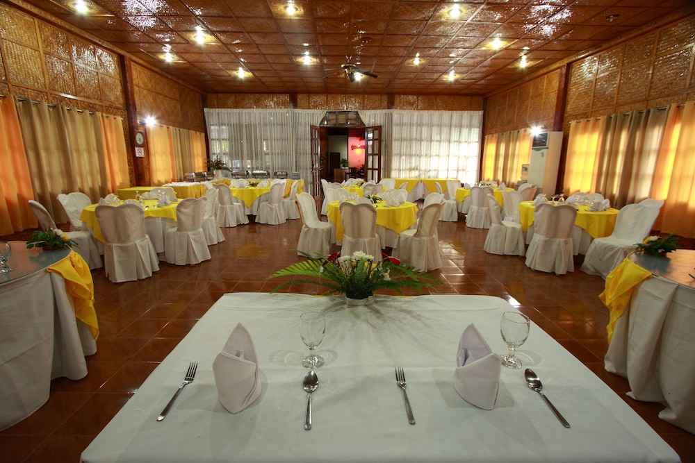 Food & Beverage