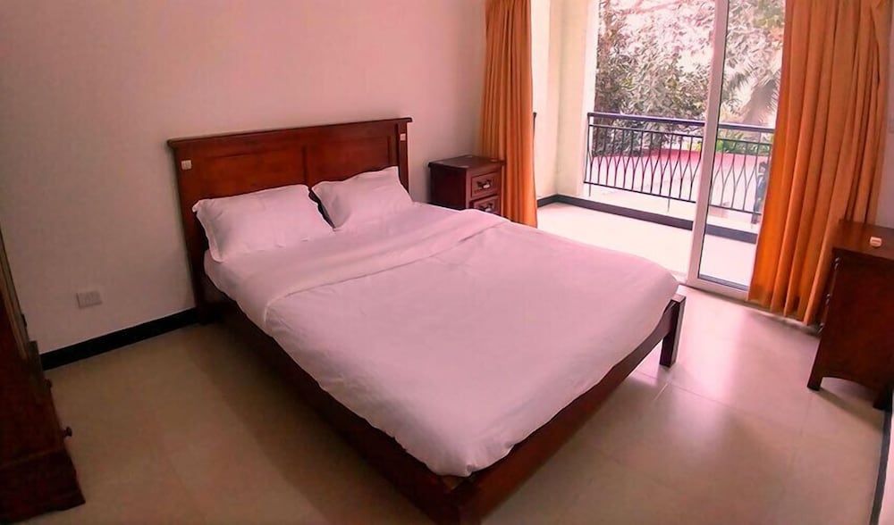B&F Amber Gardens view 4