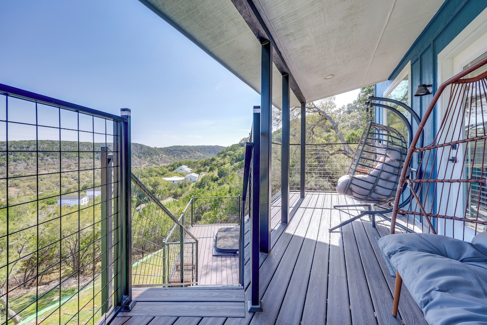 Hot Tub, Boat Ramp: Cabin Close to Canyon Lake