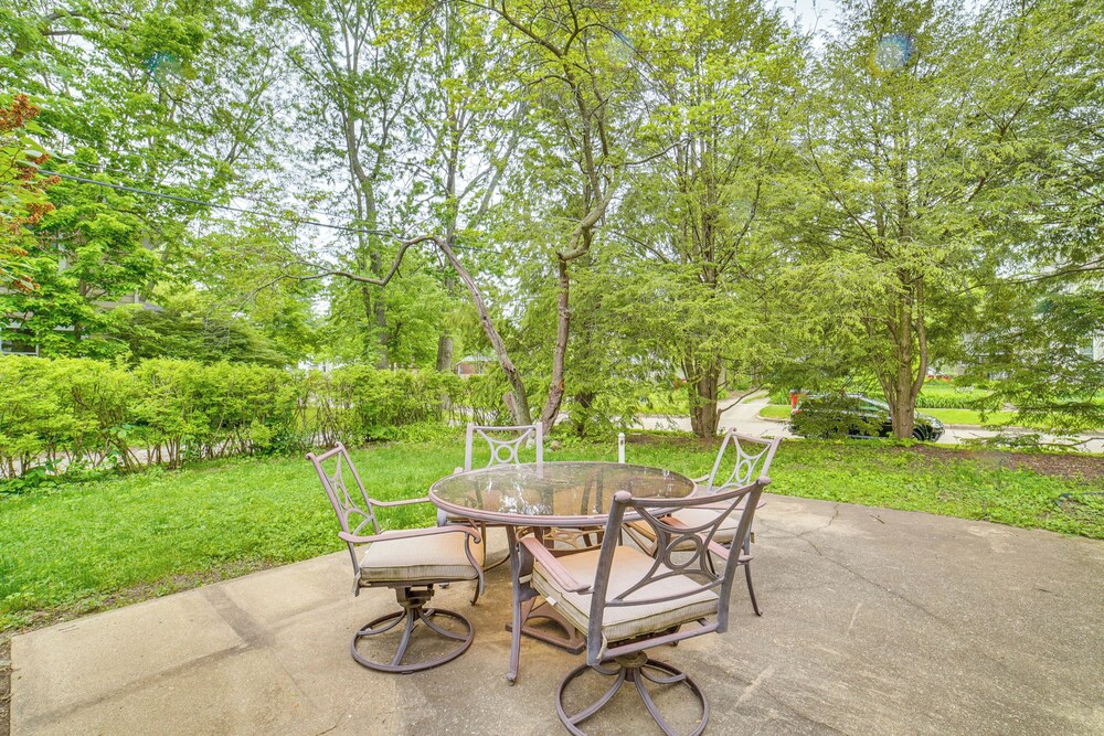 Charming Champaign Victorian w/ Deck! view 5