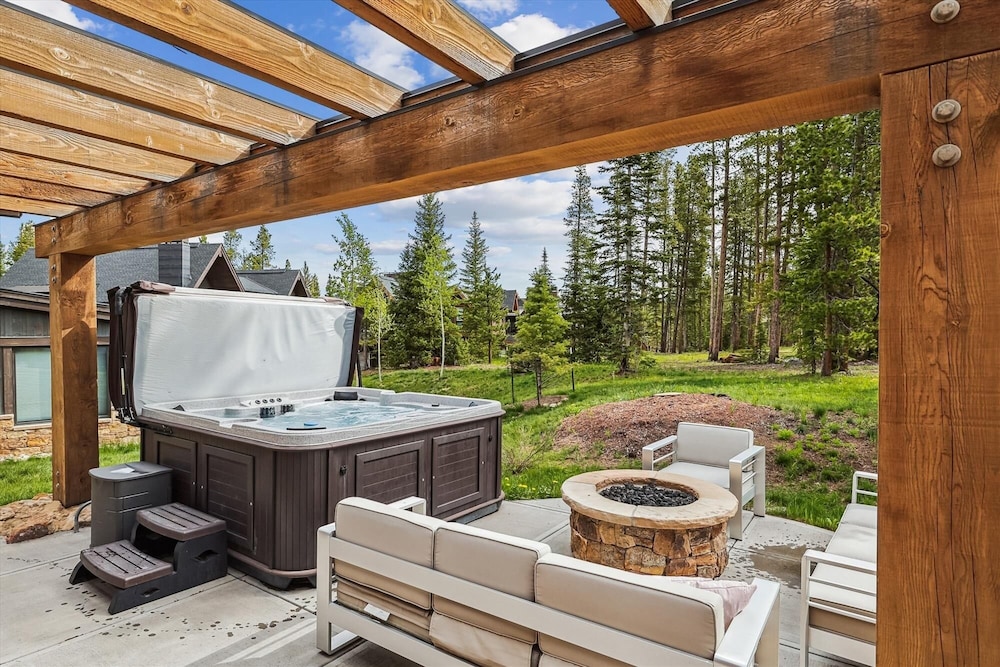 Chateau Breck 4 Bedroom Townhouse