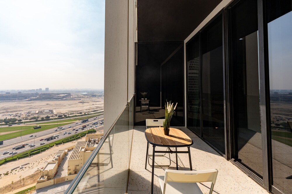 Business Bay Trendy Studio w Pool and Gym