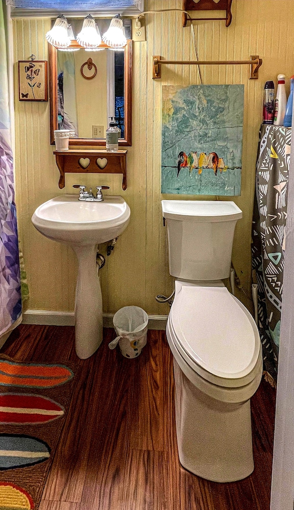 Bear Creek Lodge and Cabins in Helen Ga - Pet Friendly, River on Property, Walking Distance to downtown Helen