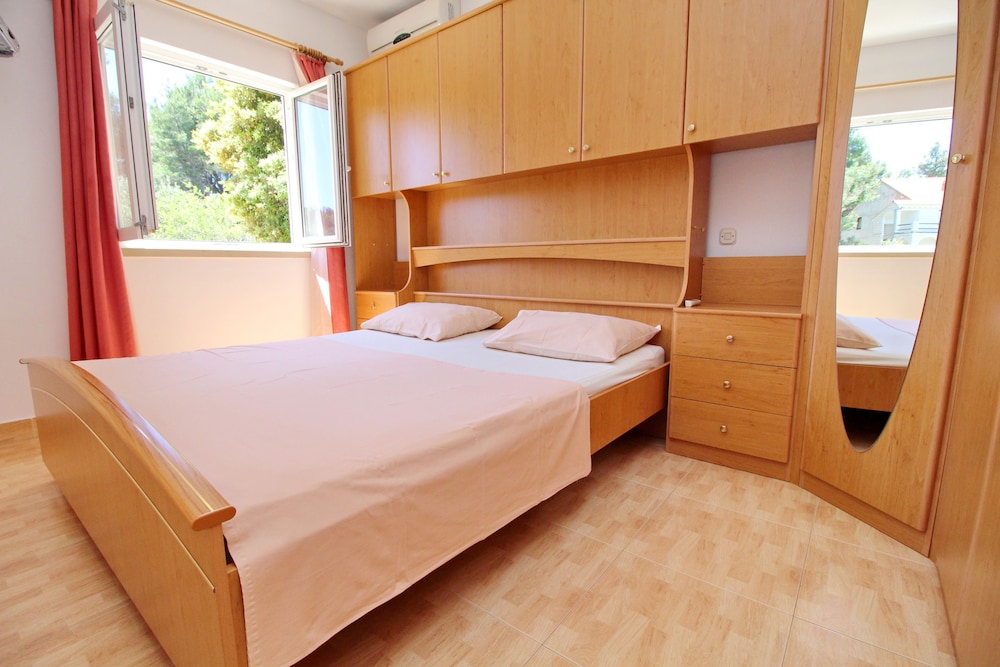Apartments Veselka
