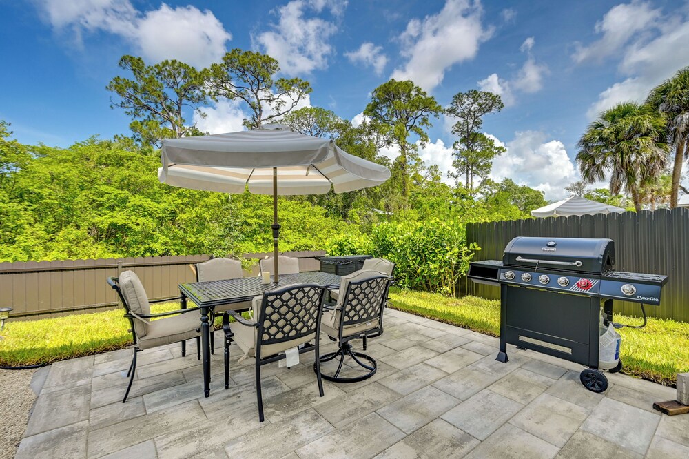 Walk to Celebration Park: Naples Home w/ Pool!