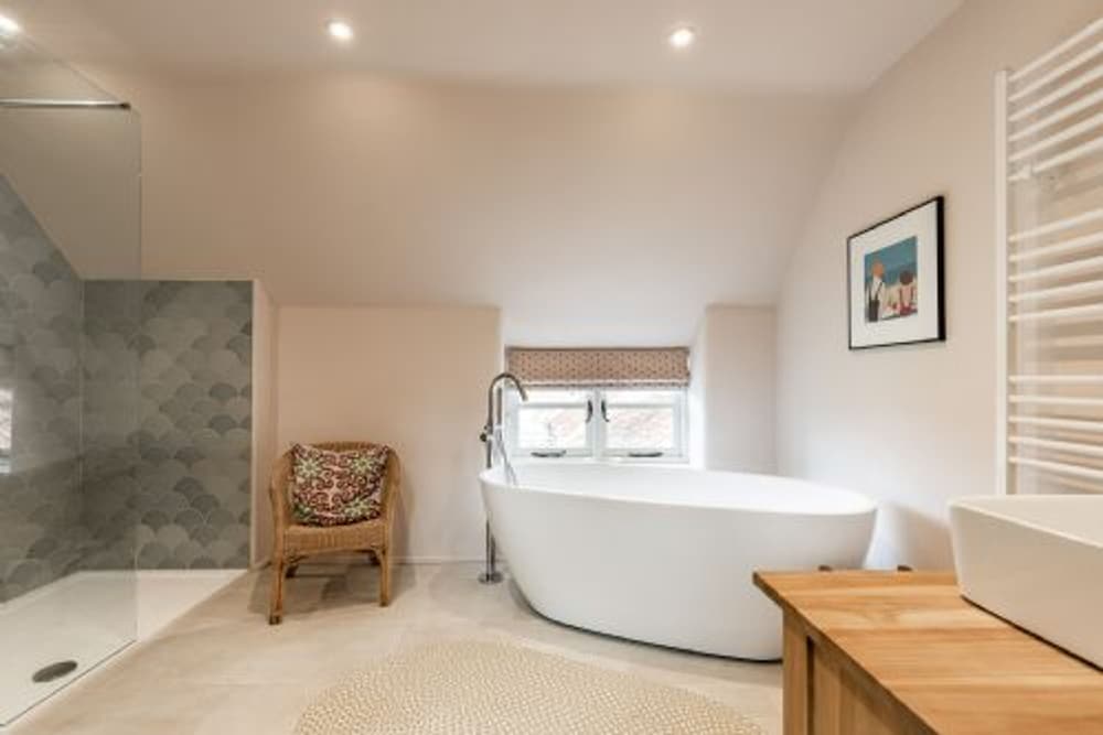 Host Stay White End view 4