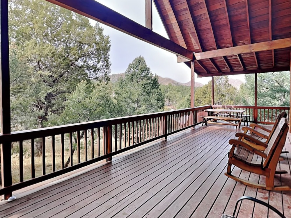 Wine N Pines by Ruidoso Vacation Rentals