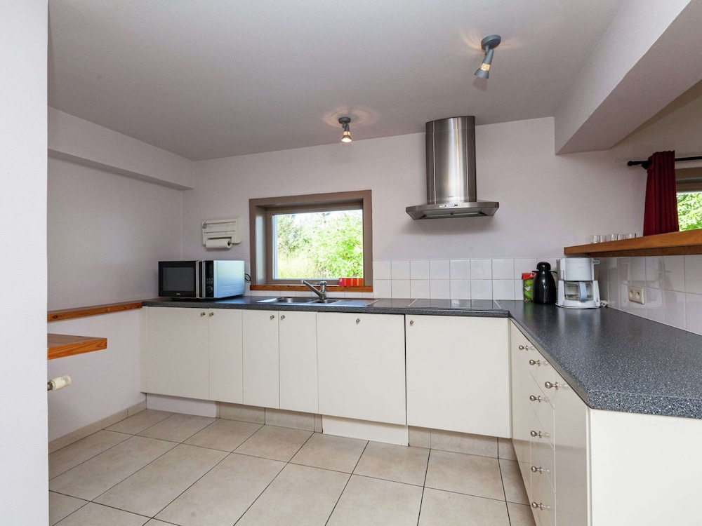 Spacious Countryside Farm Stay view 4