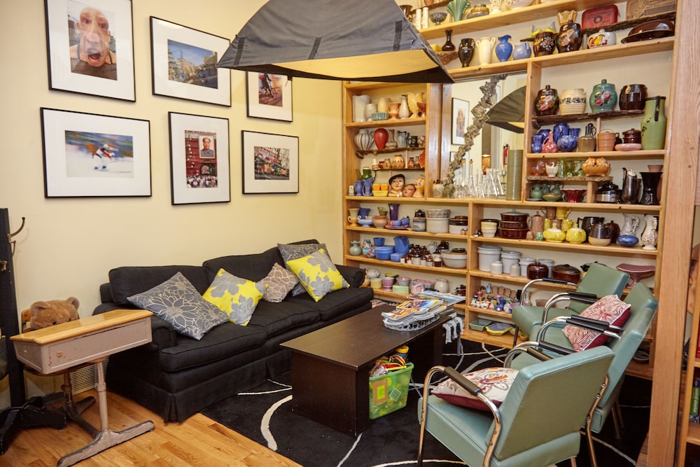 Ray's Bucktown Bed and Breakfast 51