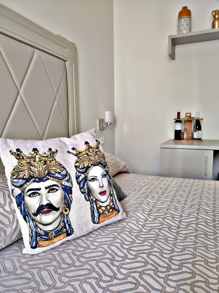 Kéramos Luxury Rooms