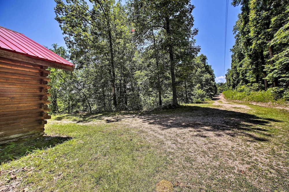 Secluded Studio 1 mi to Thorncrown Chapel