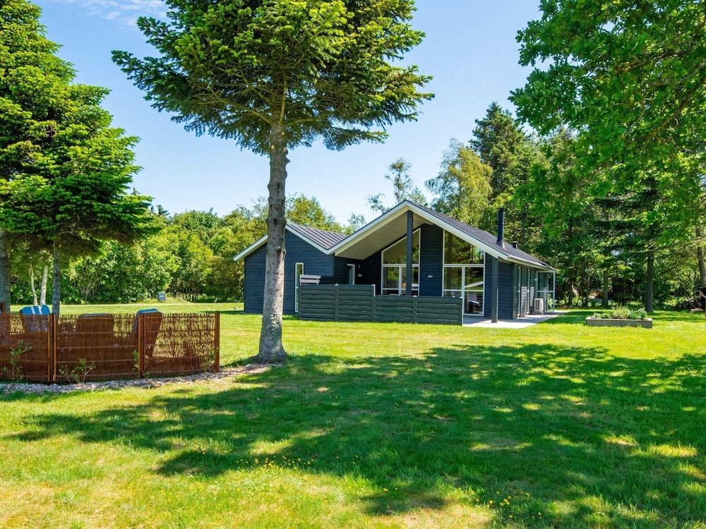 6 Person Holiday Home in Logstor