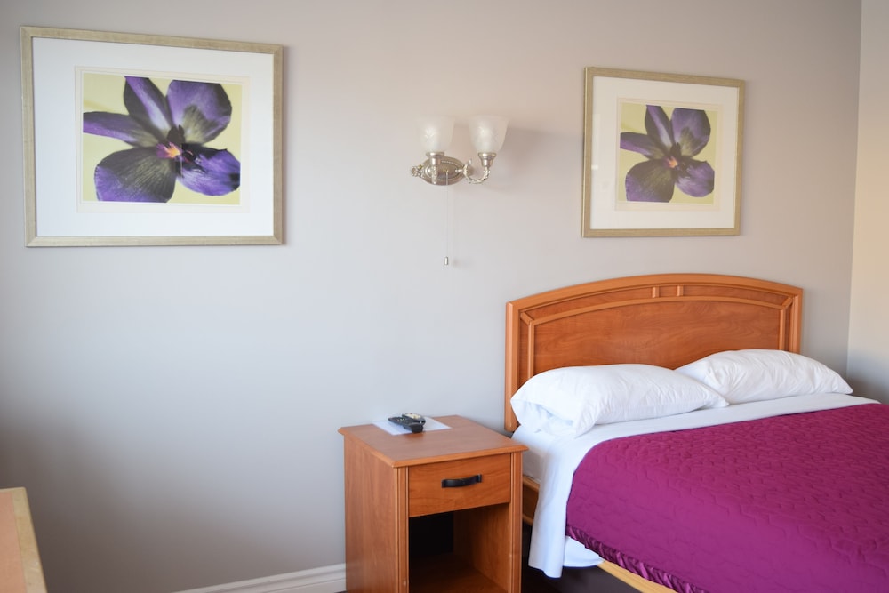 Lundy's Motel - Image 3