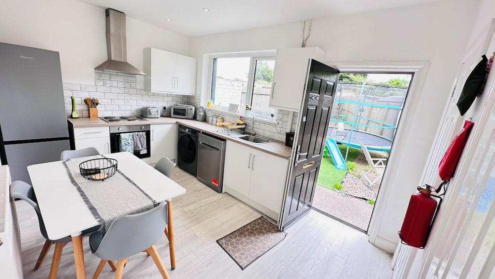 Pengam House