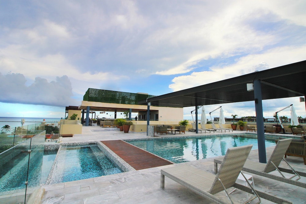 Joy Apt with rooftop and panoramic views