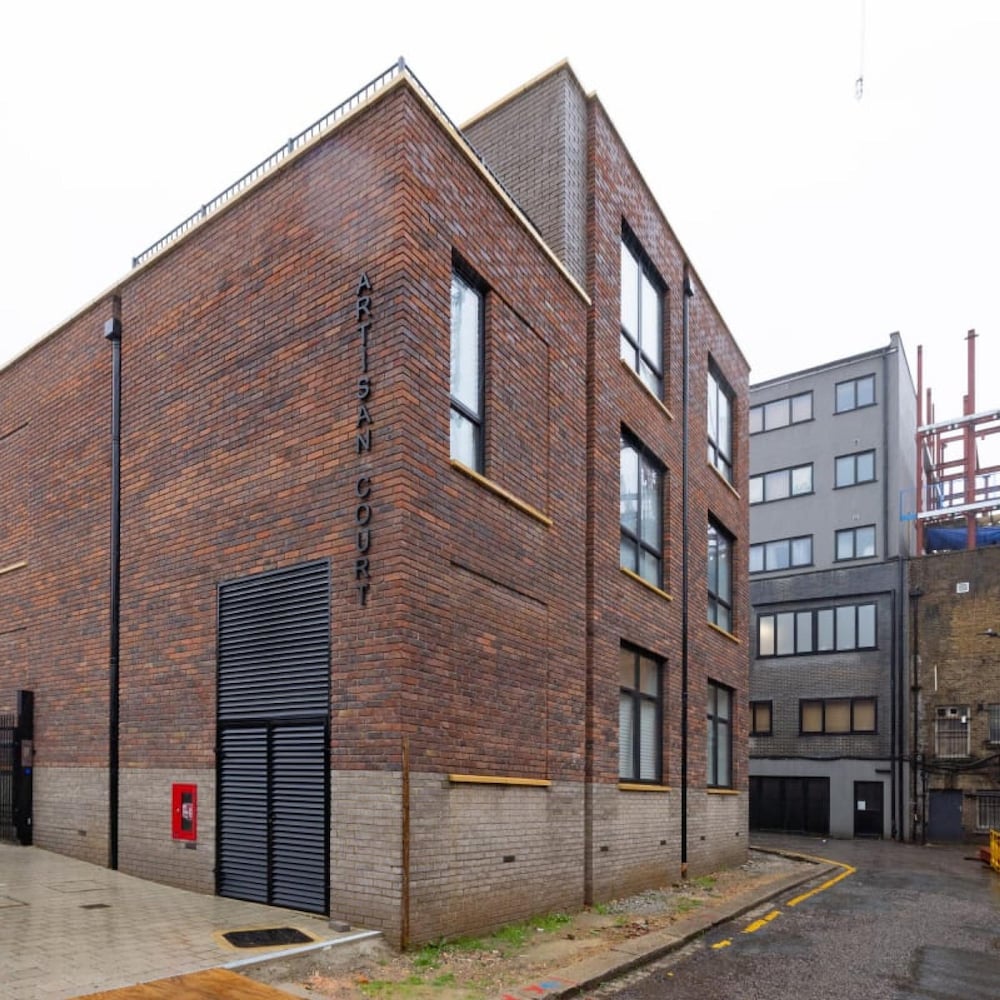 The Wembley Hideout - Stylish 2bdr Flat With Balcony view 4
