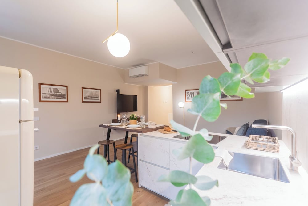 V. Suite on Lake Como by Rent all Como