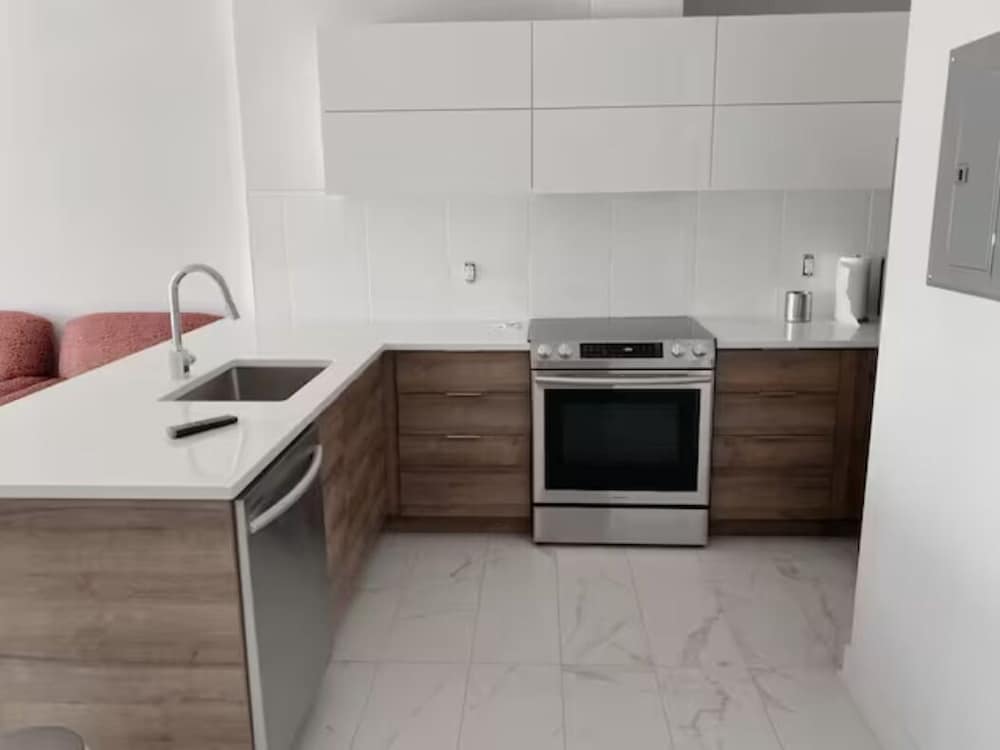 2001 Av. Beaconsfield