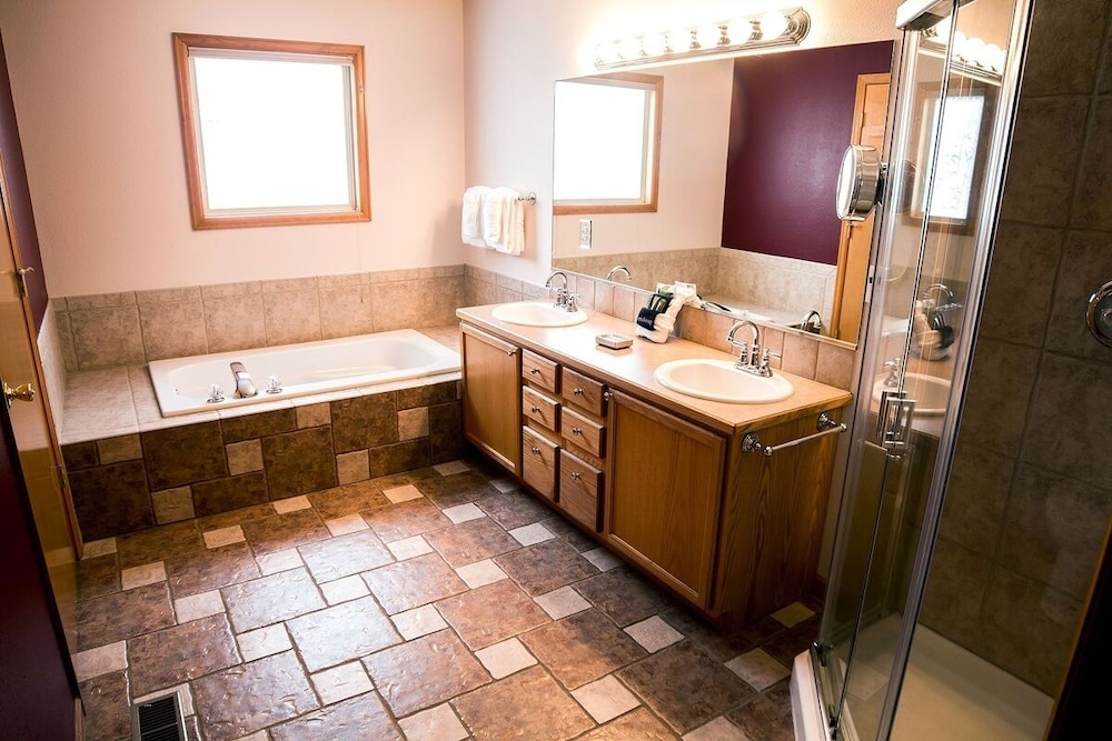 Sunset Ridge Condo Virginia Home â Luxurious 3 Bedroom, 2 Bath 3 Townhouse - #3106 by RedAwning view 5