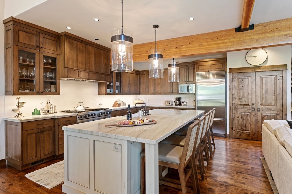Stag Lodge at Deer Valley Resort - Four Bedroom Residence with Loft and Spa #29 4 Condo