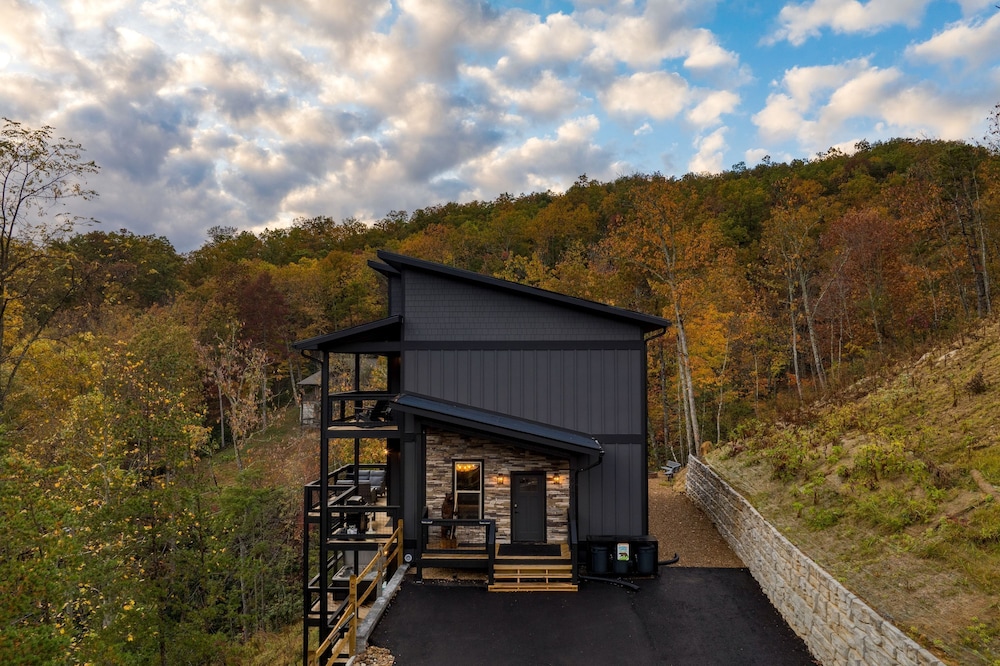Rambling Ridge Lodge Endless Amenities Fun Indoor Pool Hot Tub A Arcade Game Room