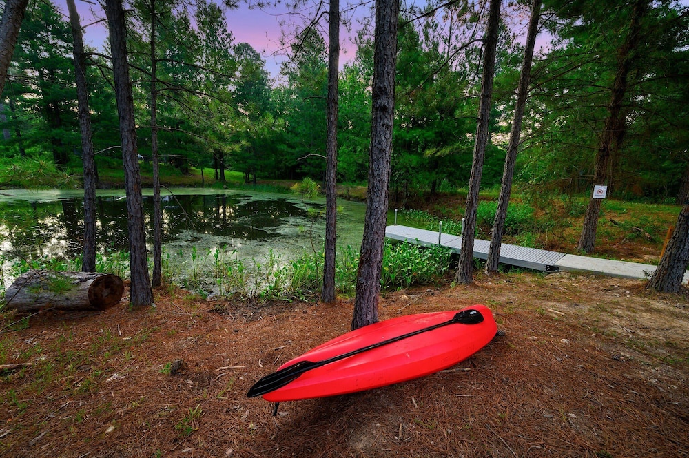 Double Magic - Unique Cabin for 6 - Pond, Hot Tub