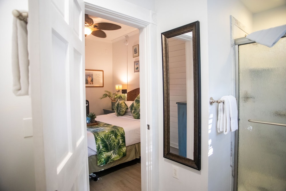 Andrews Inn & Garden Cottages