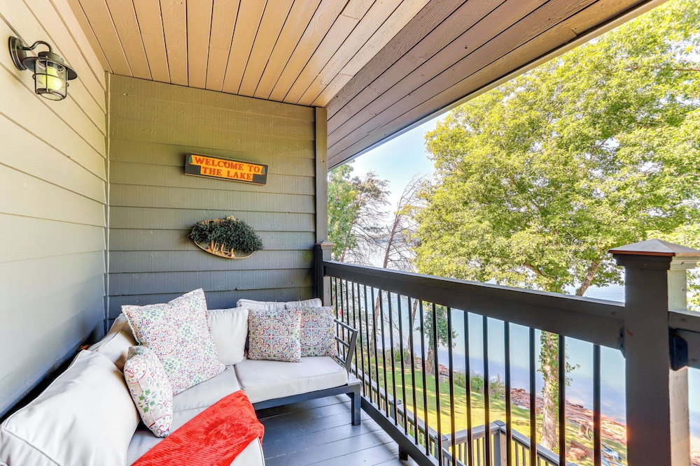 Blue Ridge Lake Townhome ~ 7 Mi to Scenic Railway! view 5