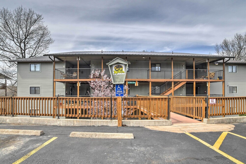 Branson Condo w/ Views: 2 Mi to Silver Dollar City