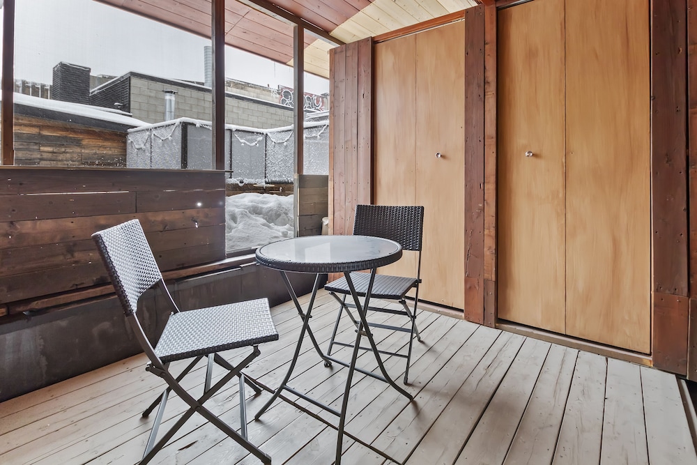 The Rock apartment - mtlFlats - Image 1