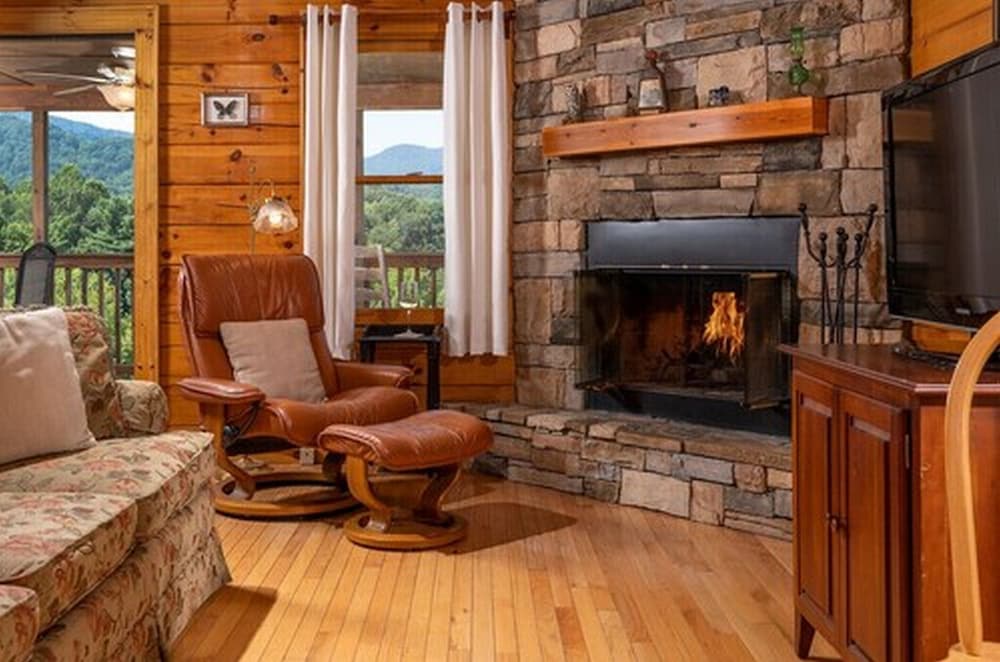 Engadine Inn  Cabins - Property Image 22