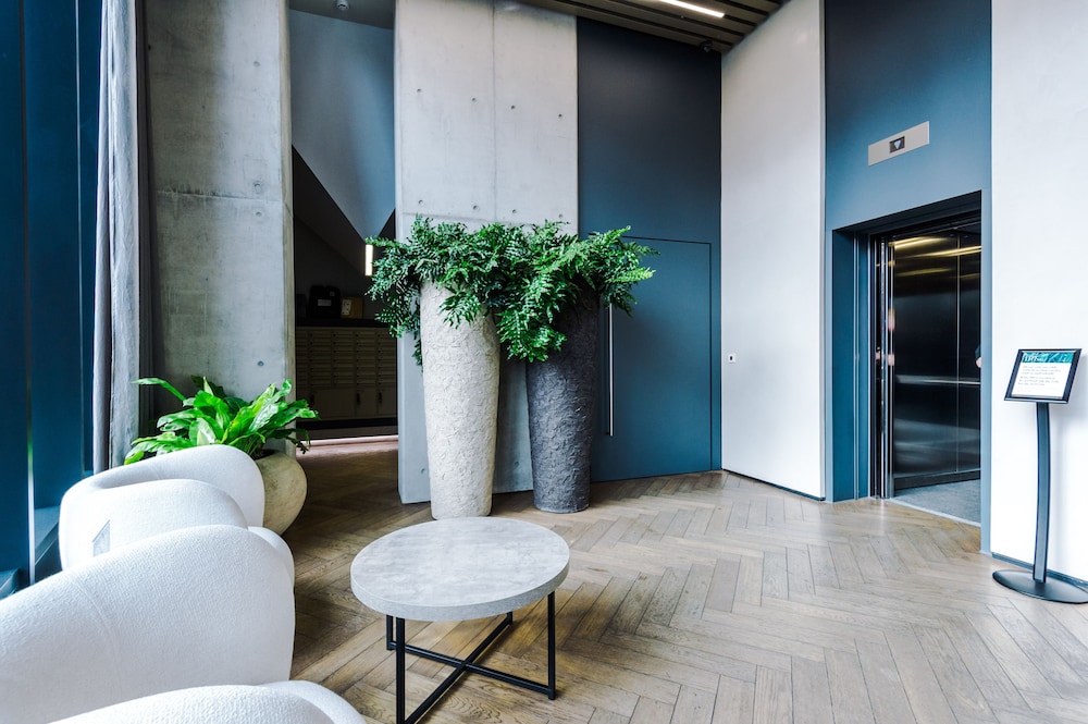 Hilltop Serviced Apartments- Deansgate view 3