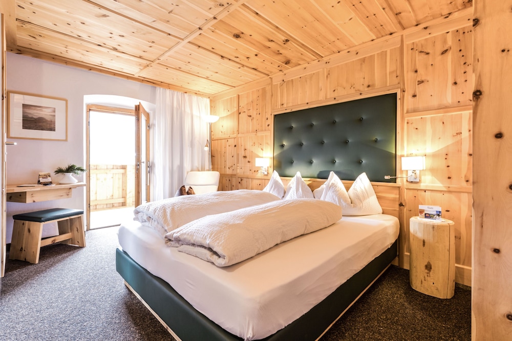 Berghotel Jochgrimm - Your hoome in the Dolomites