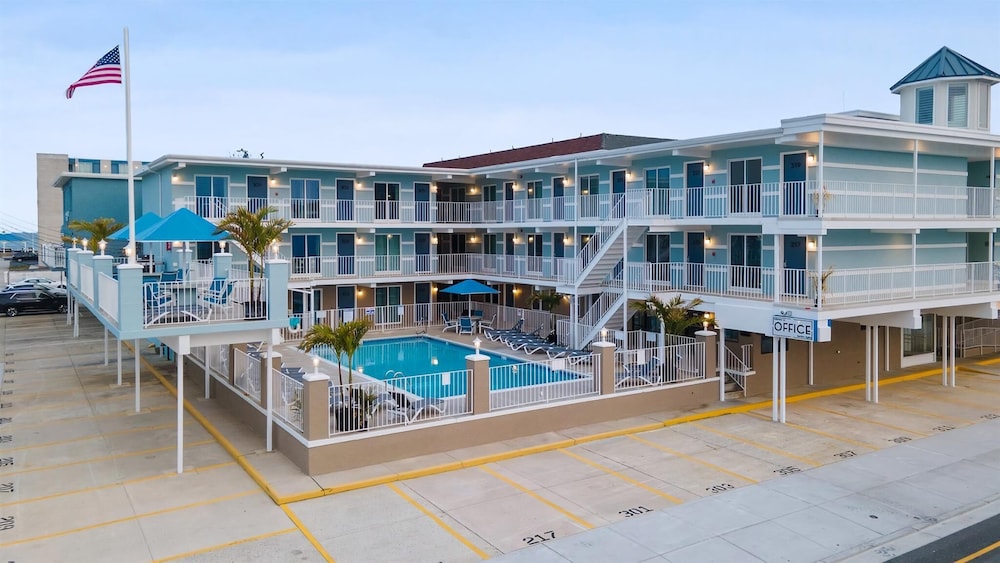 The Harbor Light Family Resort