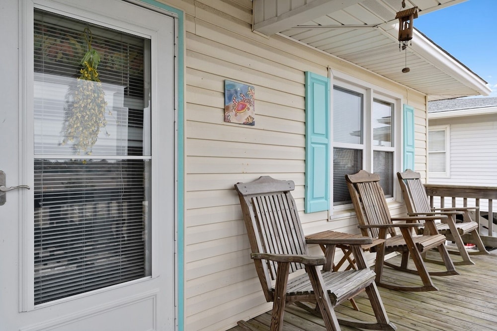 Yellow Bird 2 Bedroom Home by RedAwning