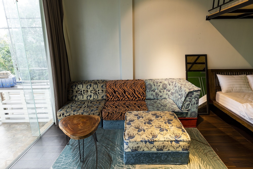 Em Am Homestay - West Lake