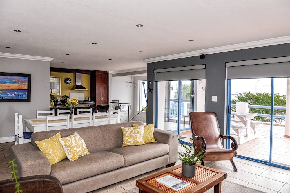 Charis to Theo - Relax in Style at This 3-bedroomed Langebaan Holiday House