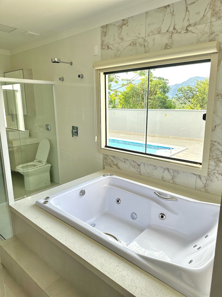 Casa luxuosa De Piscina e Hidromassagem