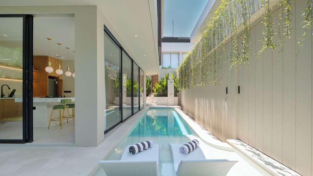 Loona Palm Villas Seseh