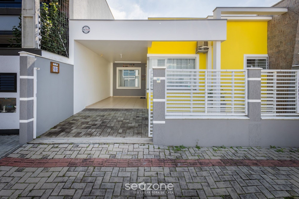 3BR House w/ BBQ & Garage 850m Beach Rdo0025