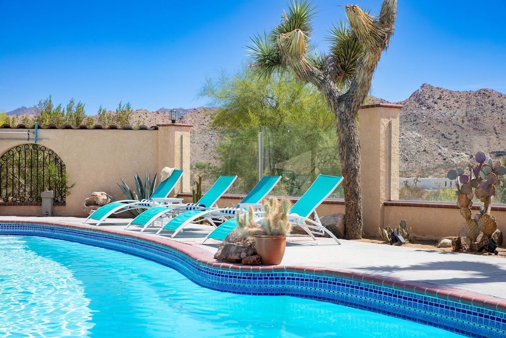 Desert Shadows by Avantstay Breathtaking Views Pool