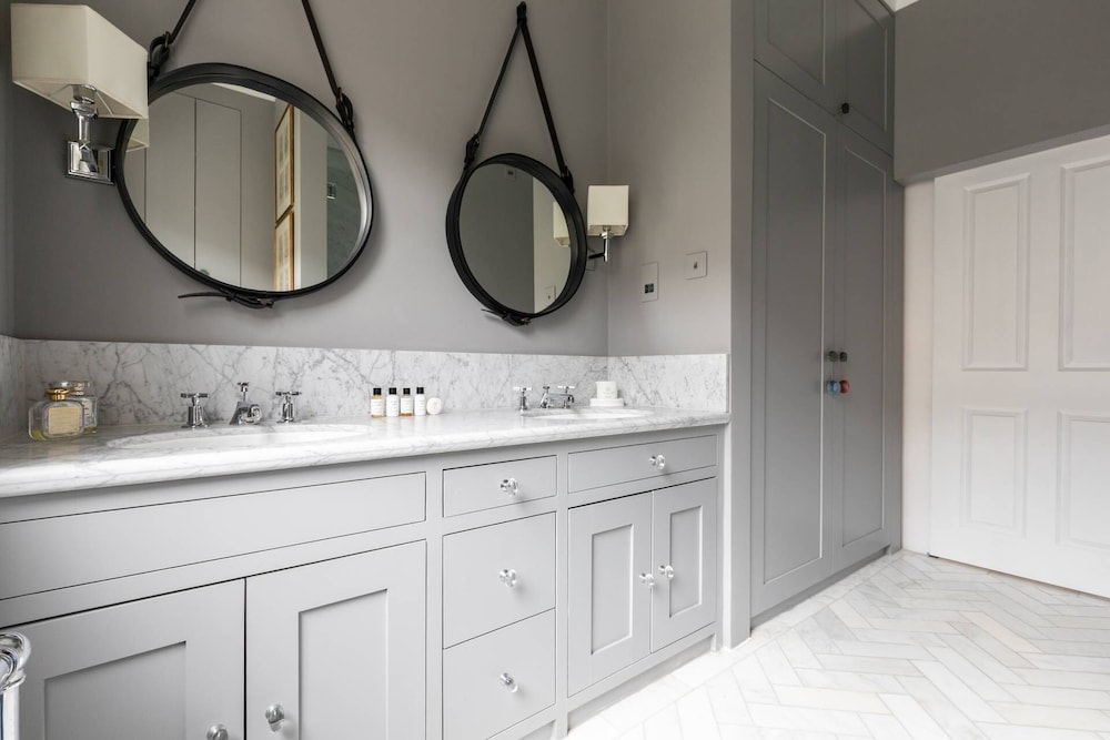Alderney Street V by Onefinestay