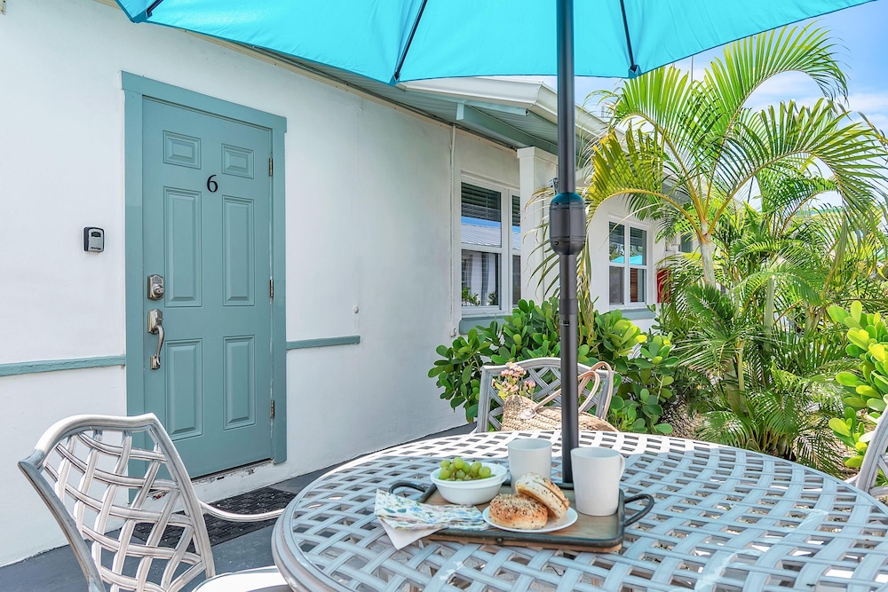 The Bungalows #6