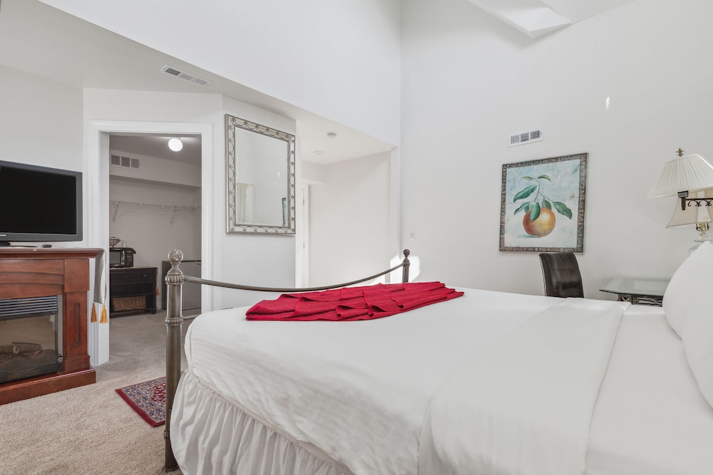 Columbia Vacations - The Columbia Inn at Peralynna Manor - Property Image 25